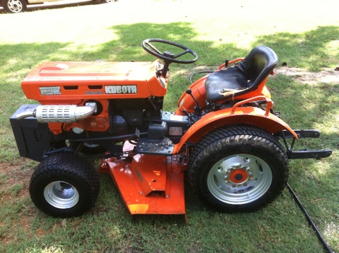 KUBOTA B5100 CZĘŚCI DO SILNIKA